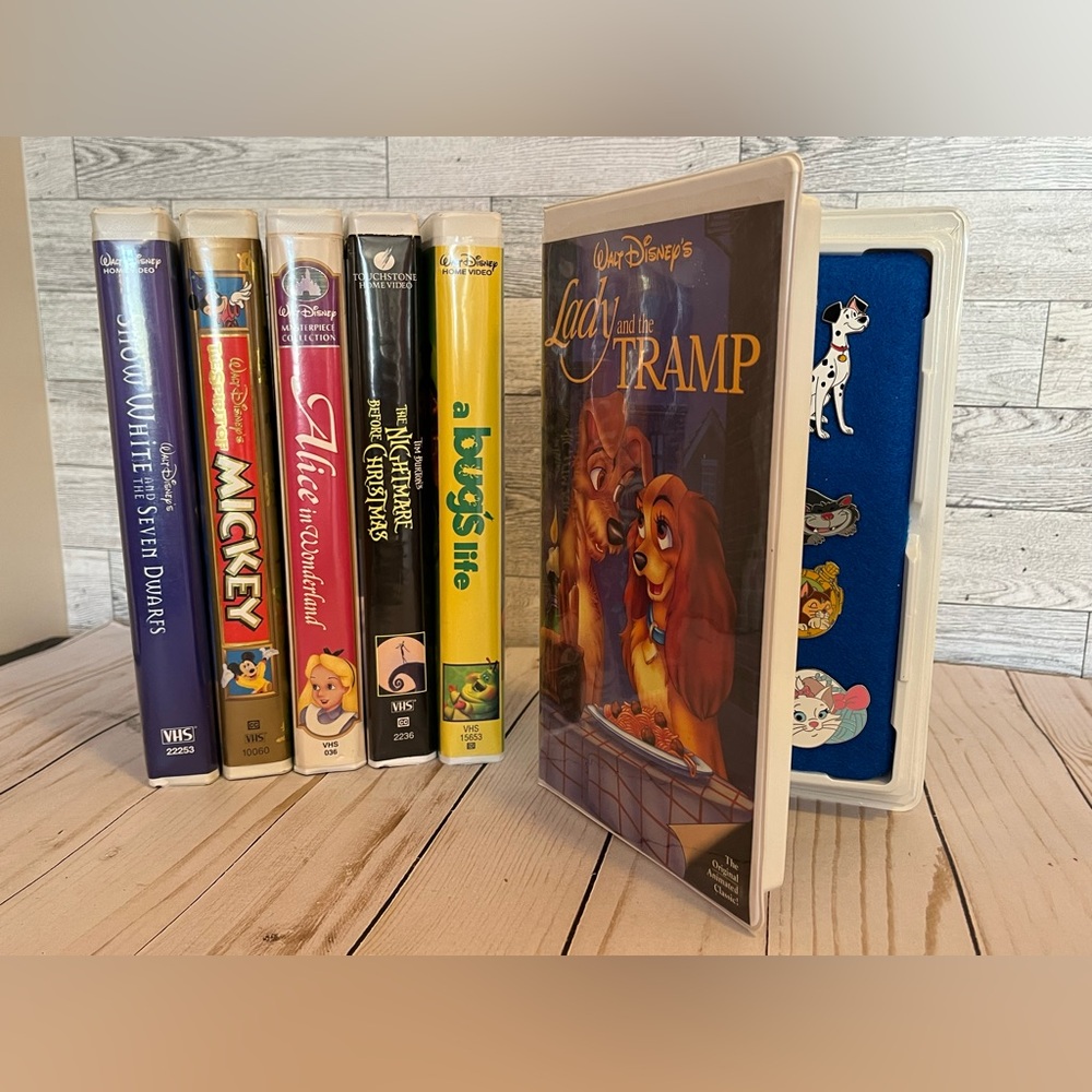 Disney VHS Lady and the Tramp Pin Board
(Lady and the Tramp ONLY)